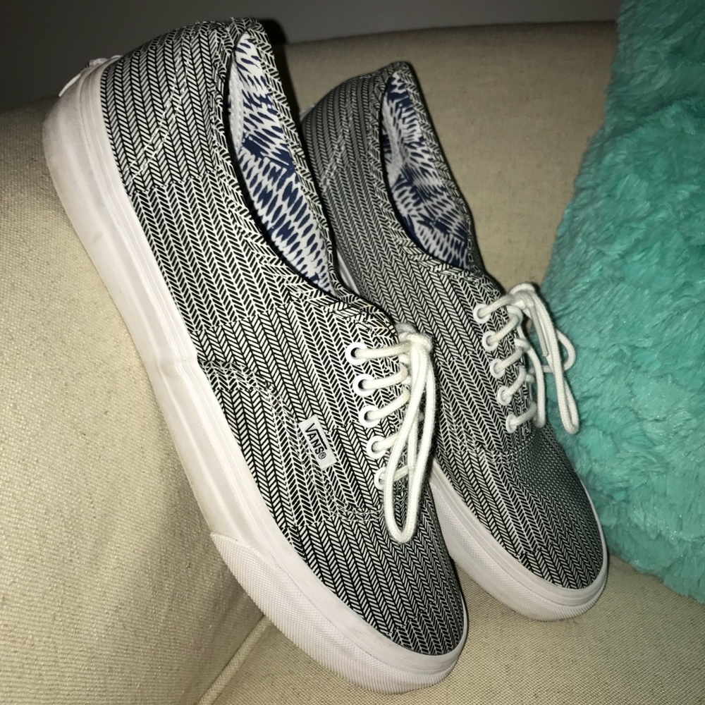 b&w vans!